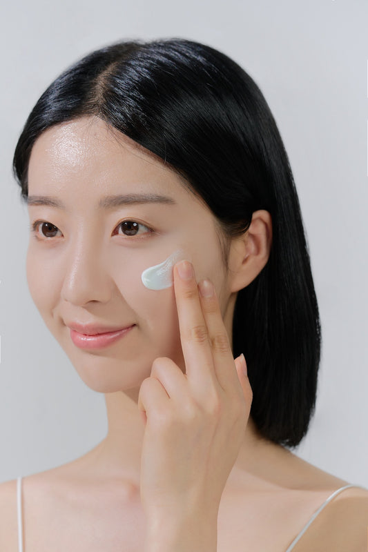 [Skin1004] Madagascar Centella Hyalu-Cica Water-Fit Sun Serum 50ml